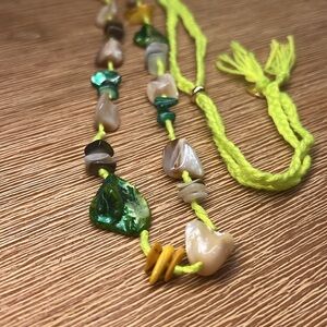 nwt FREE PEOPLE ARIANA OST The Market Necklace in Neon Green